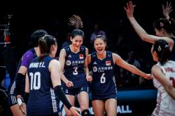 开云APP-排球赛事中火箭战胜对手成功夺冠