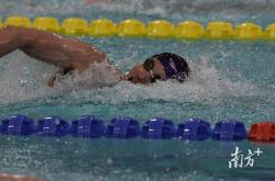 开云官网-波澜壮阔！游泳比赛中选手的突破与冲刺