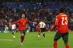 开云体育app-葡萄牙备战欧预赛，梅西领衔备战的简单介绍