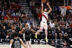 开云体育官网-经典对决再度上演，开拓者胜马刺的简单介绍