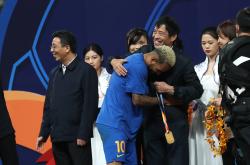 开云体育-江苏苏宁建功夺冠，球队士气高涨，备战未来比赛的简单介绍