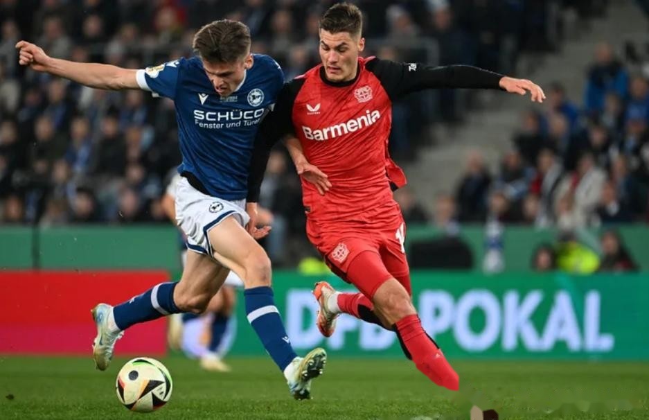 德国球队凭借顽强拼搏晋级半决赛 德国球队凭借顽强拼搏晋级半决赛