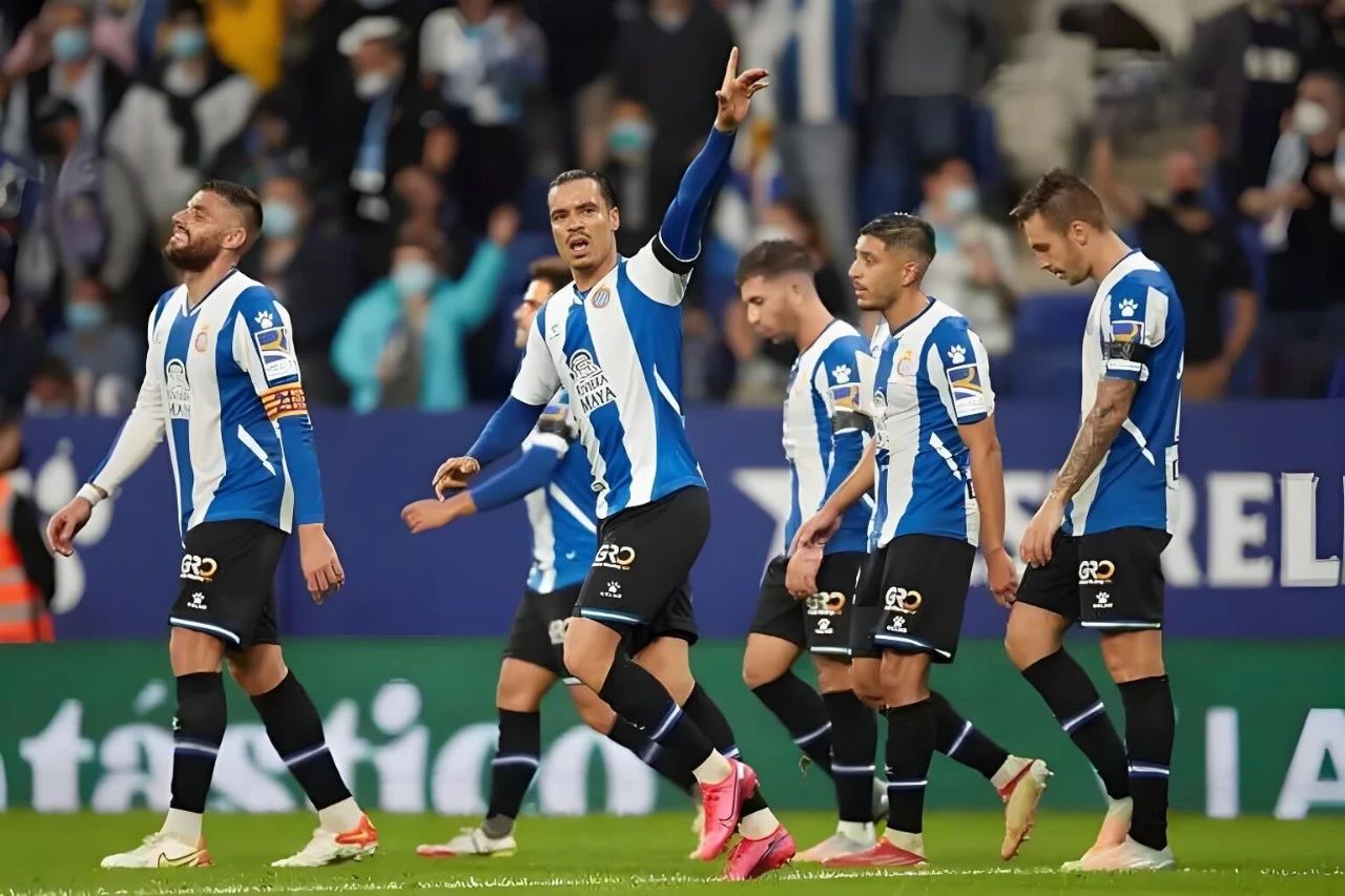 包含比利亚雷亚尔客场挫败,全力备战未来比赛的词条 包含比利亚雷亚尔客场挫败,全力备战未来比赛的词条