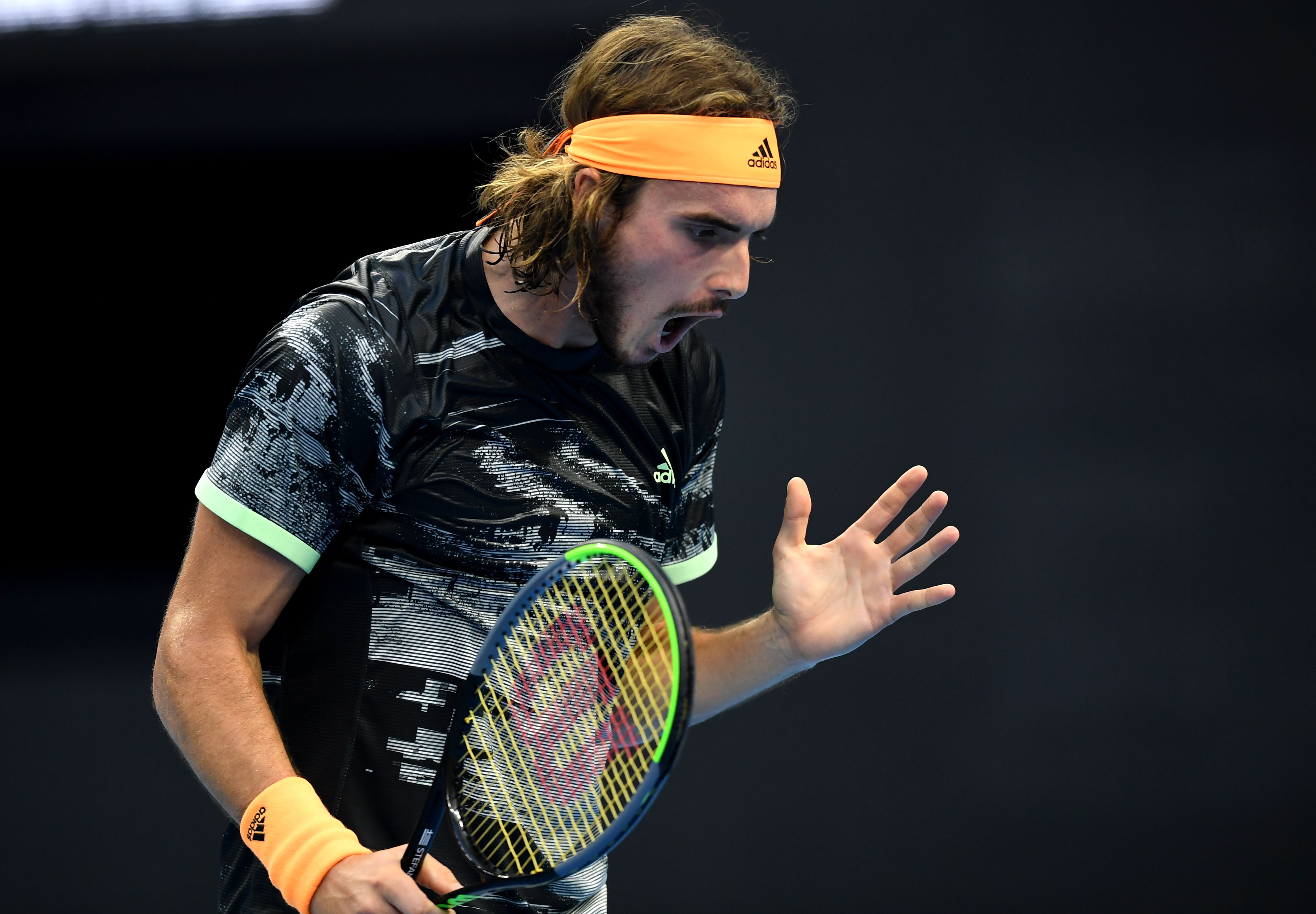 西班牙网球队轻取世界网球队,西西帕斯打破历史纪录的简单介绍 西班牙网球队轻取世界网球队,西西帕斯打破历史纪录的简单介绍