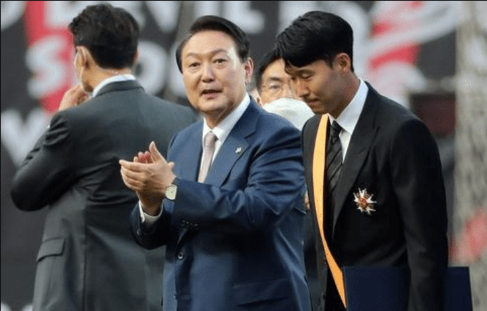 韩国队奋力拼搏,成功取胜晋级 韩国队奋力拼搏,成功取胜晋级