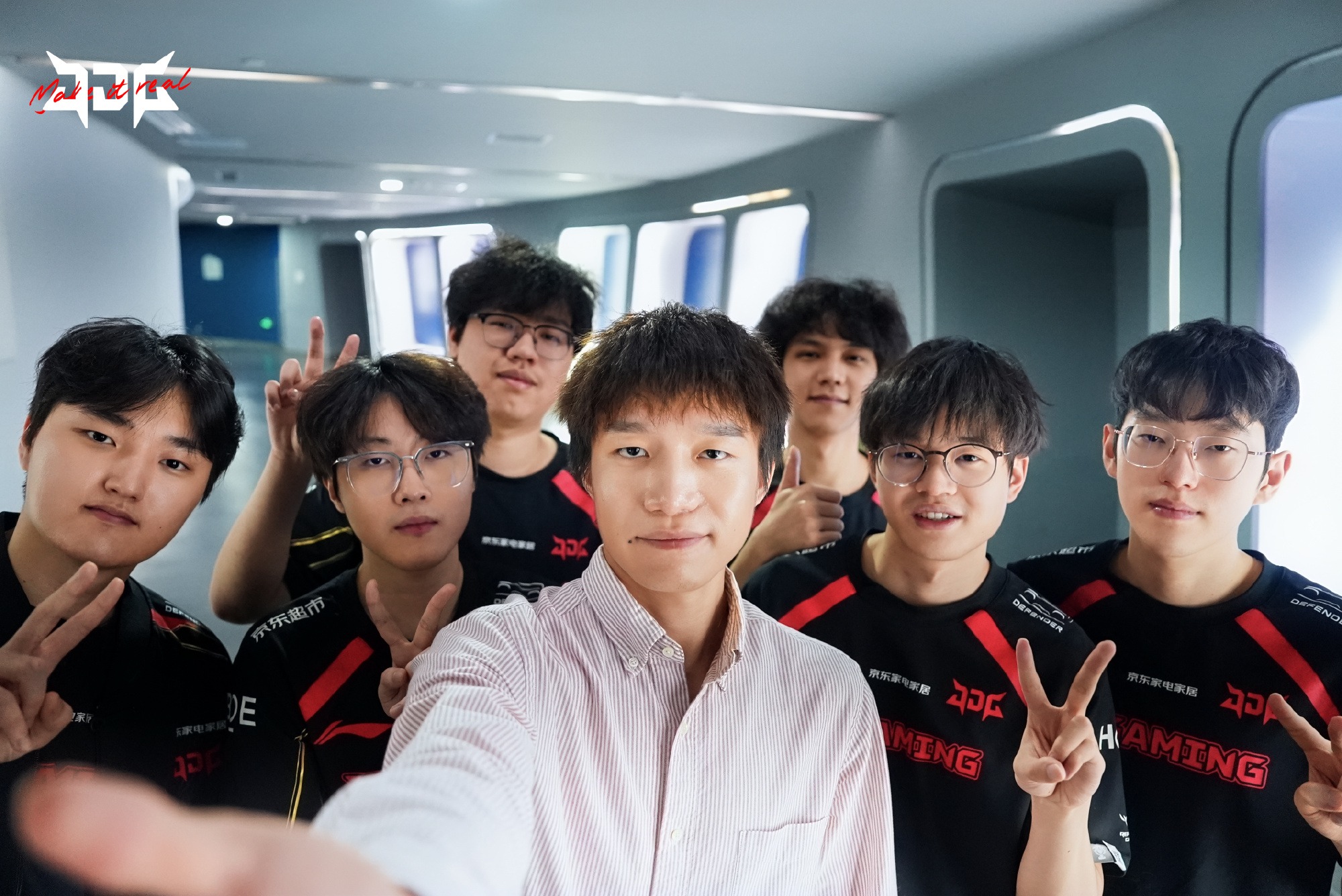 关于MAD轻取JDG，Scout制霸全场的信息