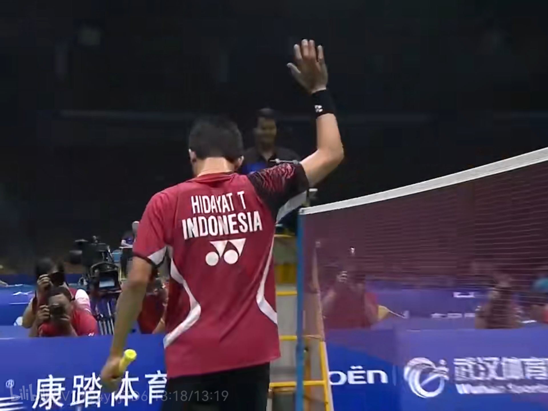 包含中国羽毛球队险胜韩国羽毛球队，陶菲克统治全场的词条