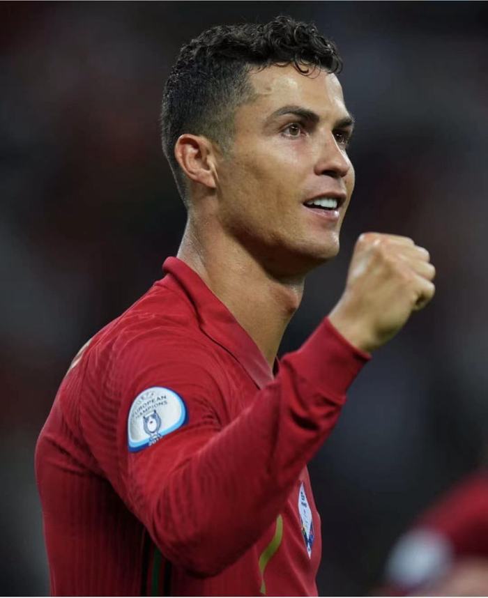 塞内加尔绝杀瑞典,范佩西打破历史纪录的简单介绍 塞内加尔绝杀瑞典,范佩西打破历史纪录的简单介绍