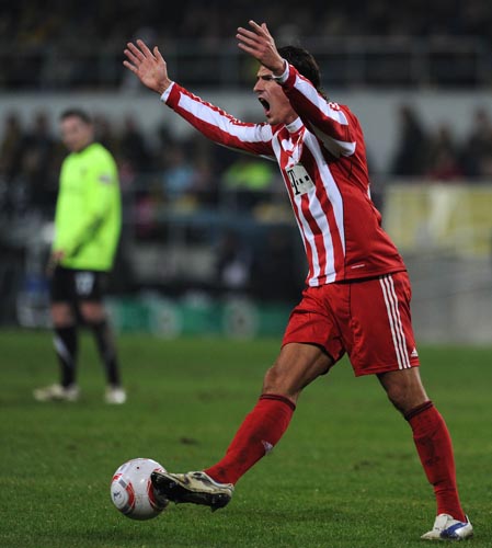 波兰轻取拜仁,戈麦斯扛起全队 波兰轻取拜仁,戈麦斯扛起全队